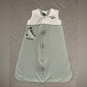 Halo sleep sack. Size small. Sweet pea embroidery